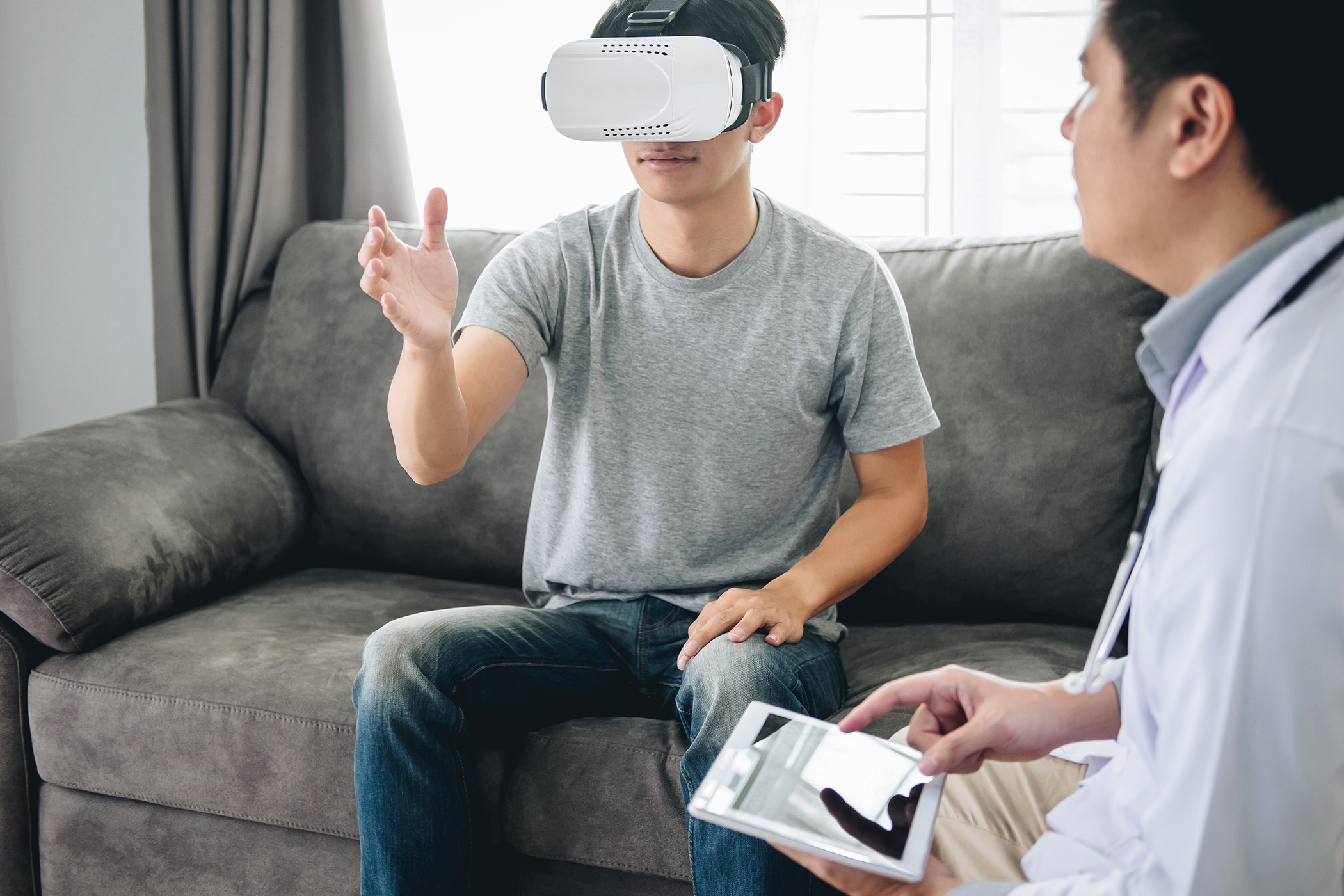 See technology. Больные психическими расстройствами в виртуальной реальности. Душевное здоровье VR. Удаленный эксперт VR. VR Therapy.