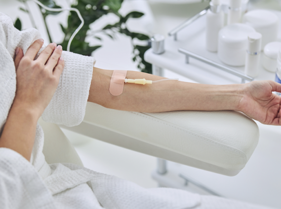 100%-automated massage tech company raises $30M | Dangers of IV drips | Yelp’s 2023 wellness & beauty trends